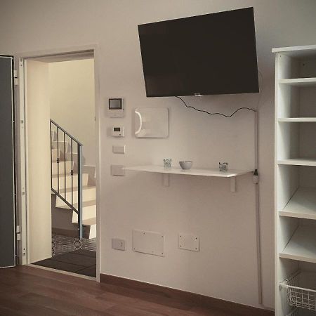 Satyria Apartments Taranto Bagian luar foto