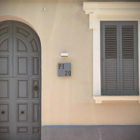 Satyria Apartments Taranto Bagian luar foto