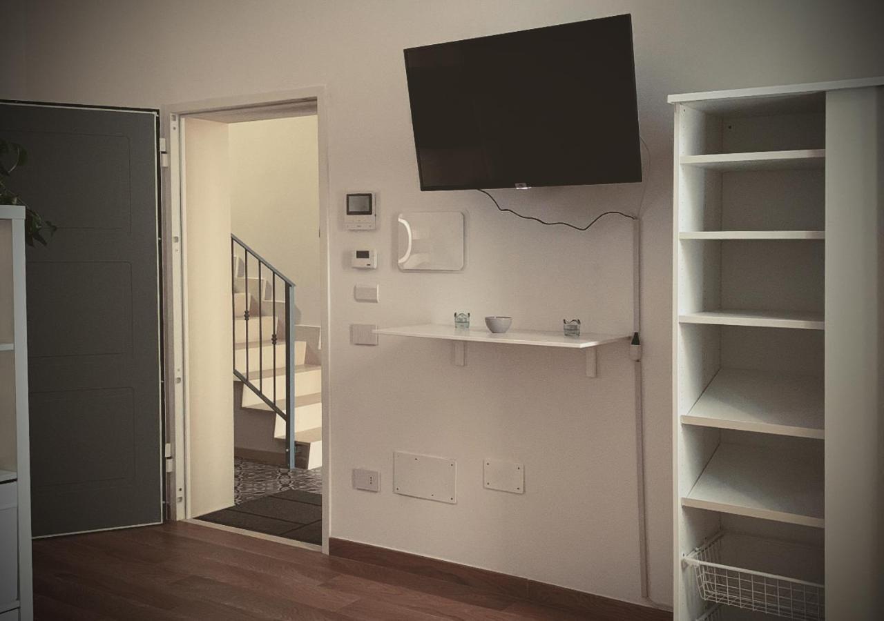 Satyria Apartments Taranto Bagian luar foto