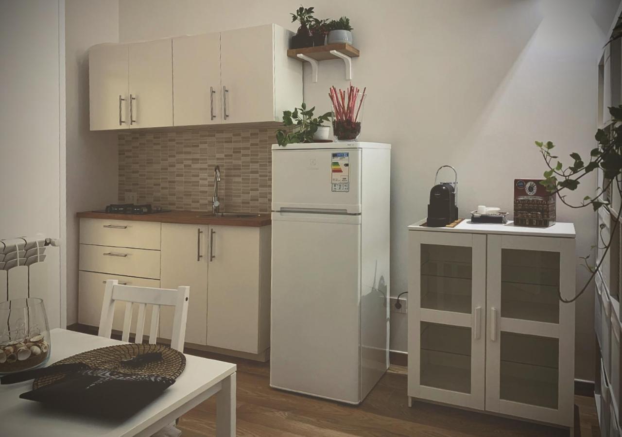 Satyria Apartments Taranto Bagian luar foto
