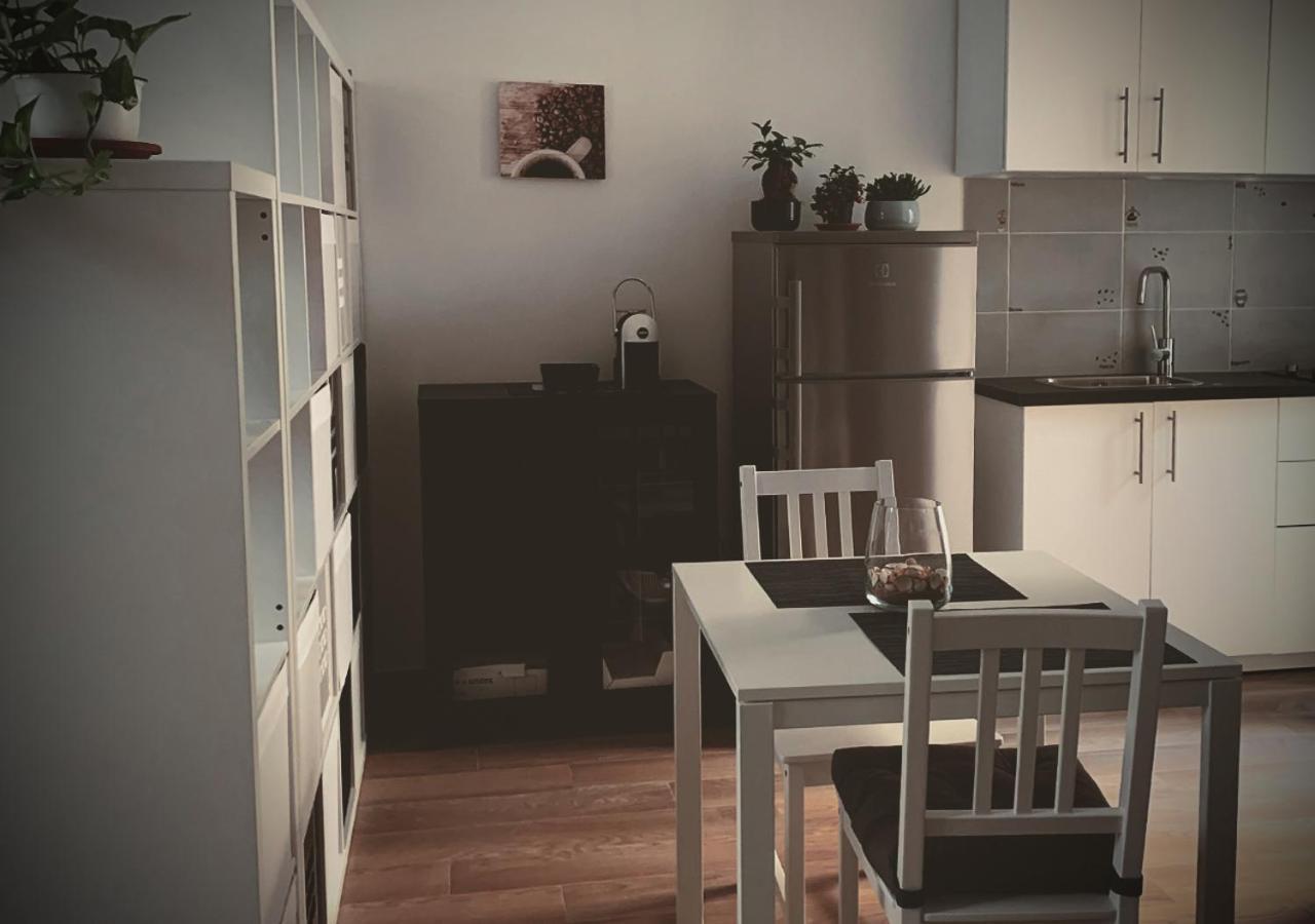 Satyria Apartments Taranto Bagian luar foto